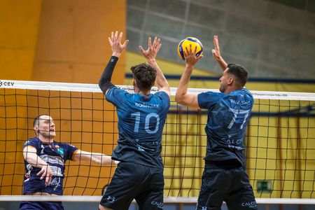 Novice iza tabora Calcit Volley