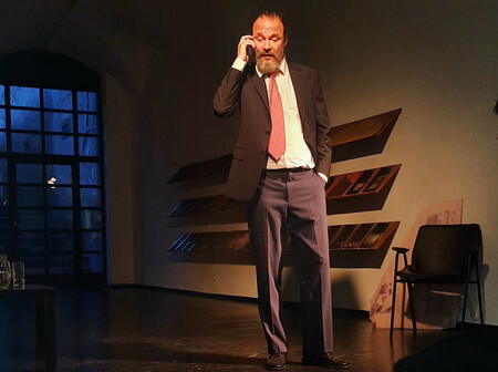 Gospod predsednik, politična satira