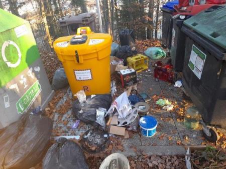 Tunjice_pri_cerkvi-001