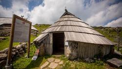 e417d2ef025d54680883-velika-planina