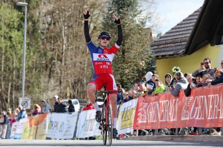 070A0995-001
