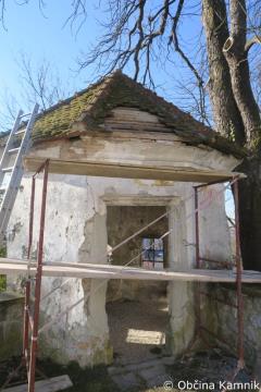 STOLPII_-_ZAPRICE_-_ODPIRANJE-001