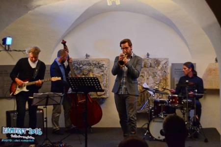 14063883_10154193853921998_3121479341056755840_n-001