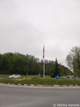 Postavitev droga za zastavo
