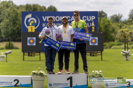 Tim_Jevšnik_bronasti_sestavljeni_lok