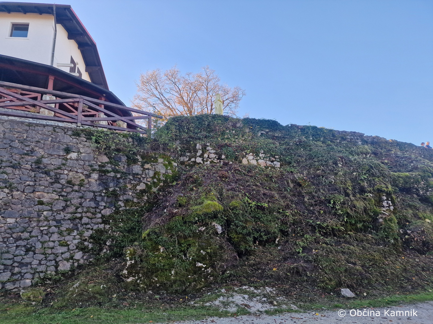 Očiščen zid - Stari grad_1