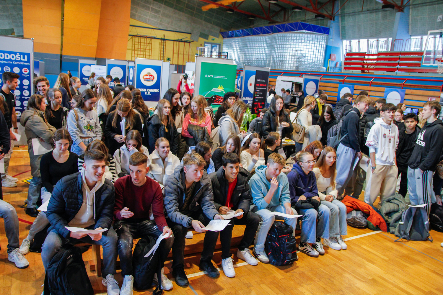 4. Karierni sejem na Kamniškem uspešno povezal mlade, podjetja in lokalno skupnost