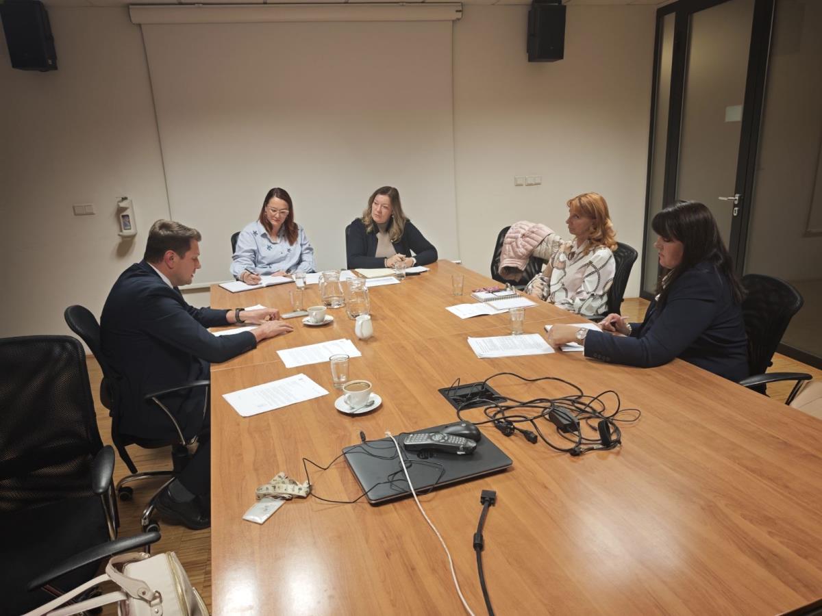 Sestanek na Ministrstvu za izobraževanje, znanost in mladino